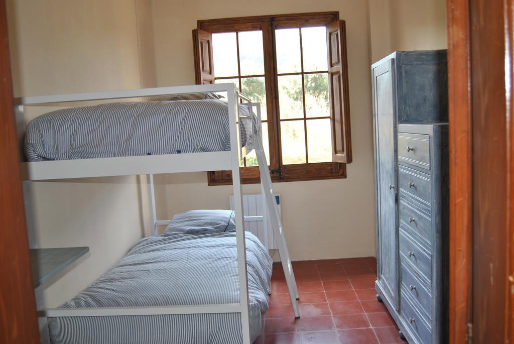 Mas Perdiueta Guest House Alforja Ruang foto